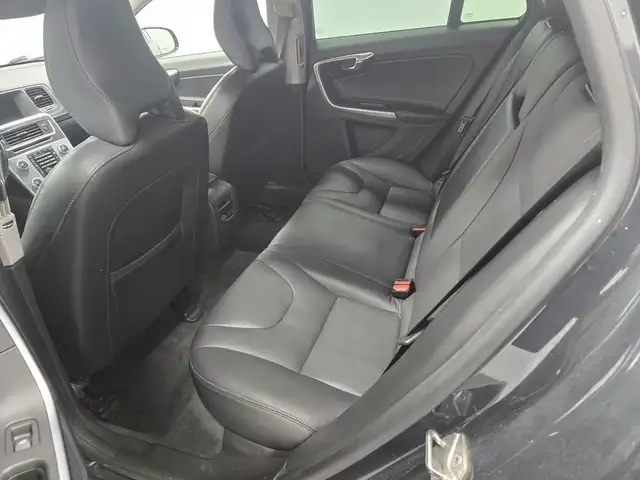 2018 Volvo V60 Cross Country T5 PREMIER, CUIR, VOLANT CHAUFFANT, in Cars & Trucks in Longueuil / South Shore - Image 15