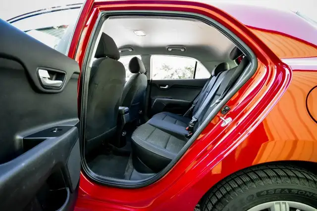 2023 Kia Rio 5-door LX+ IVT - Heated Seats - Apple CarPlay in Cars & Trucks in Kingston - Image 28