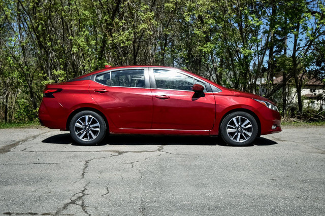 2021 Nissan Versa SV • CP/AA • TOUCHSCREEN • ALLOY WHEELS in Cars & Trucks in Ottawa - Image 2