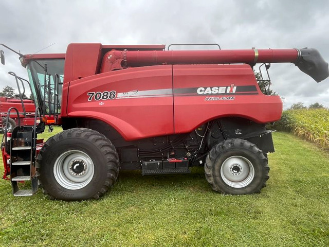 2009 CASE IH 7088 AXIAL FLOW COMBINE in Farming Equipment in Norfolk County - Image 2