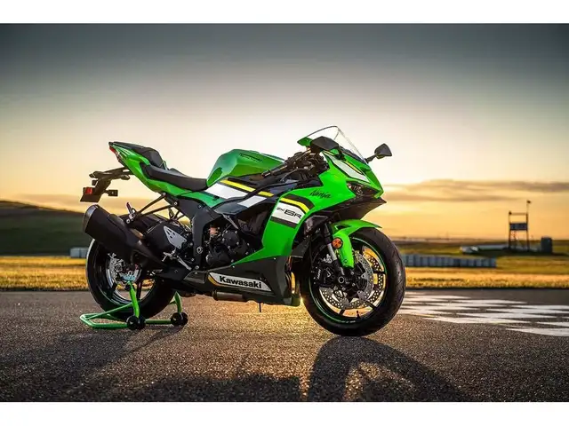 2025 Kawasaki ZX-6R KRT ( ABS ) LAVAL MOTO in Sport Bikes in Laval / North Shore - Image 3