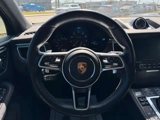 2018 Porsche Macan AWD dans Autos et camions dans Ottawa - Image 11
