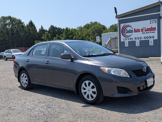 2010 Toyota Corolla Base 4dr Sedan Manual in Cars & Trucks in London