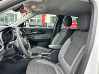 Conquer city streets and conquer weekend adventures with this 2023 Chevrolet Trailblazer LT. Boastin... (image 8)