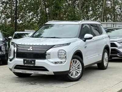 Features multi view camera system, microsuede and synthetic leather seats, 8 way power drivers seat,...