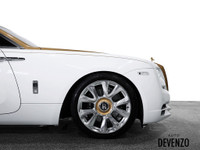 VENDU!!! 2020 Rolls Royce Wraith, Two Tone Artic White on Gold, Creme Light Interior with Fawn Brown... (image 5)