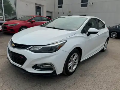 CHEVROLET CRUZE 2017 LT FULL AC MAGS EN ALUMINUM, TOIT OUVRANT, CAMERA, VITRES ELECTRIQUES, PORTES E...