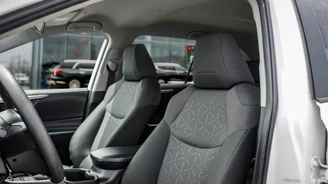 2023 Toyota RAV4 LE AWD | Heated Seats | Lane Keeping | CarPlay in Cars & Trucks in Guelph - Image 8