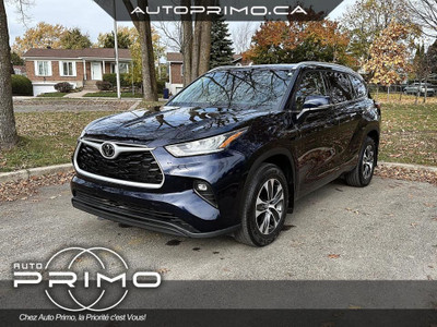 2022 Toyota Highlander XLE AWD 8 Passagers Toit Ouvrant Cuir Nav
