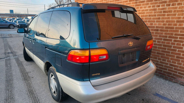 1998 Toyota Sienna 4dr XLE in Cars & Trucks in Oakville / Halton Region - Image 3