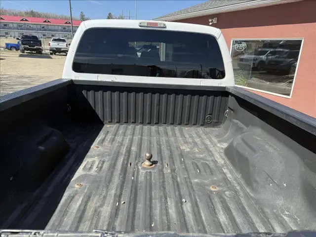 2015 Ford F-350 SD XLT Crew Cab 4WD in Cars & Trucks in Saskatoon - Image 7