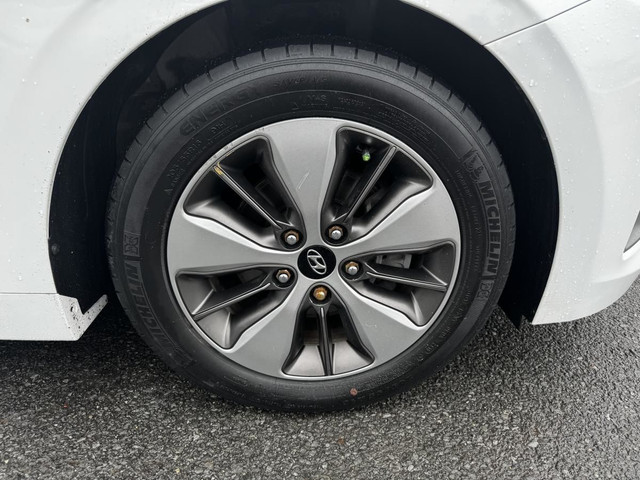 Hyundai IONIQ Plug-In Hybride Preferred Sièges & Volant Chauffan in Cars & Trucks in Trois-Rivières - Image 4