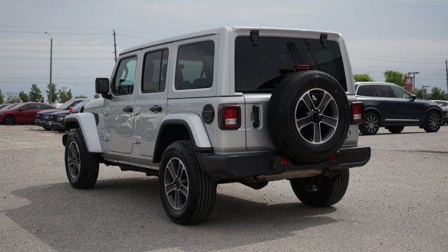 2023 Jeep Wrangler Sahara 4x4 | Navigation | Apple CarPlay |S in Cars & Trucks in Guelph - Image 4