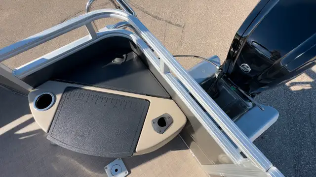 2025 Sun Tracker Fishin' Barge 20 DLX -Best Pontoon Boat,  in Powerboats & Motorboats in Prince Albert - Image 24