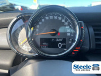 Odometer is 15751 kilometers below market average! Pepper White 2016 MINI Cooper Base FWD 6-Speed Au... (image 1)