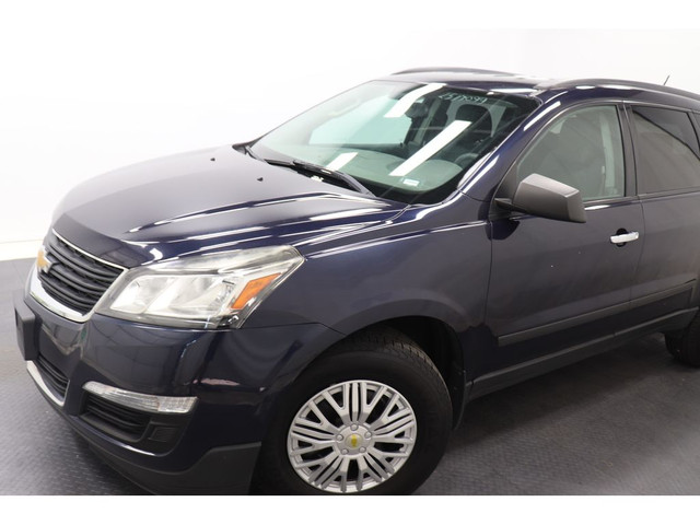 2017 Chevrolet Traverse LS, 8 PASSAGERS, CAMERA RECUL, BLUETOOTH in Cars & Trucks in Longueuil / South Shore - Image 3