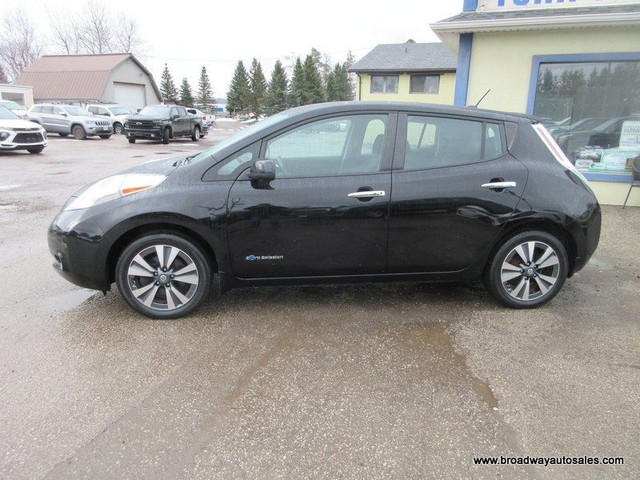 2016 Nissan Leaf ZERO-EMISSION SV-MODEL 5 PASSENGER 30 kWh - ELE in Cars & Trucks in Markham / York Region - Image 4