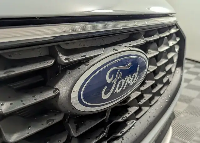 2025 Ford Escape Platinum in Cars & Trucks in Calgary - Image 13