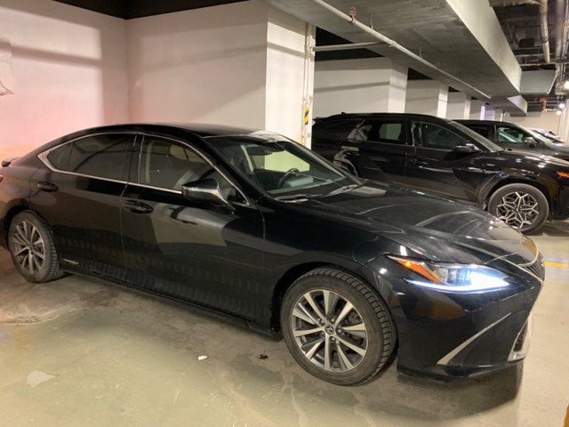 2019 Lexus ES Hybrid  in Cars & Trucks in City of Montréal - Image 3
