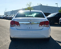 KBB.com 10 Best Sedans Under $25,000. This Chevrolet Cruze boasts a Turbocharged Gas I4 1.4L/83 engi... (image 3)