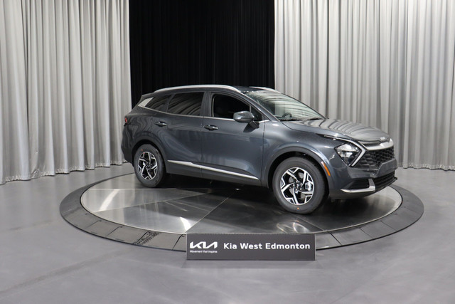 2023 Kia Sportage LX HEATED SEATS / LANE KEEP / ONLY 10K in Cars & Trucks in Edmonton
