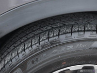 * Continuously variable transmission (CVT) * ECON mode button * Hill Start Assist * Idle-stop * 4-wh... (image 9)