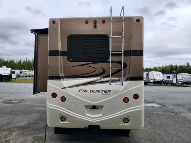 2014 Coachmen Encounter 36KS in RVs & Motorhomes in Thetford Mines - Image 8