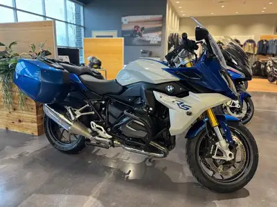 RARE TRADE IN - 2016 R1200RS with BMW Hard colour-matched cases. Bike is fully serviced with new tir...