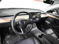 Low Mileage, Dual Motor, Autopilot, Blindspot Camera, Lane Departure Warning, Forward Collision Warn... (image 9)