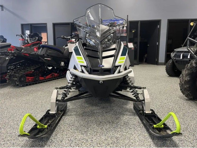 2025 Polaris VOYAGEUR 550 144 $76 B/W WITH ZERO DOWN ✅ in Snowmobiles in Strathcona County - Image 3