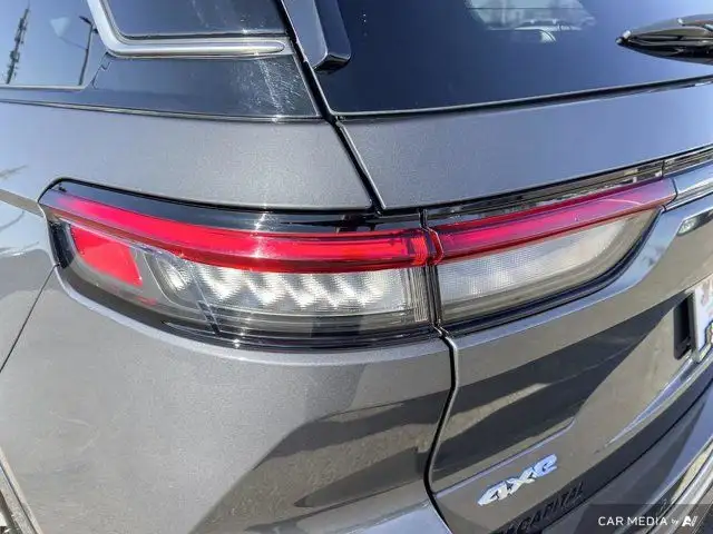 2022 Jeep Grand Cherokee 4xe Summit Reserve | Passenger in Cars & Trucks in Edmonton - Image 14
