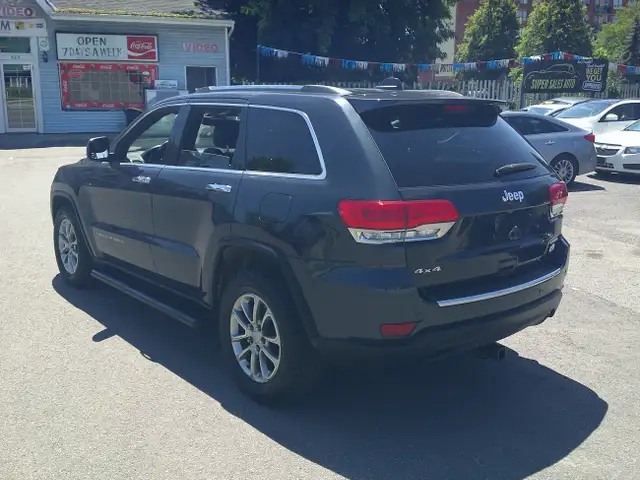 2015 Jeep Grand Cherokee Limited in Cars & Trucks in Ottawa - Image 5