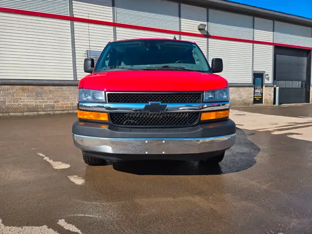 2021 Chevrolet Express Passenger 3500 / LT / 12 PASSENGERS 155"  in Cars & Trucks in West Island - Image 12