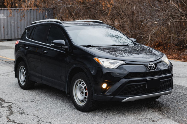 2016 Toyota RAV4 SE in Cars & Trucks in Mississauga / Peel Region - Image 2