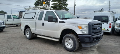 2013 Ford Super Duty F-250 SRW 4x4 4 Doors - Tow Package!