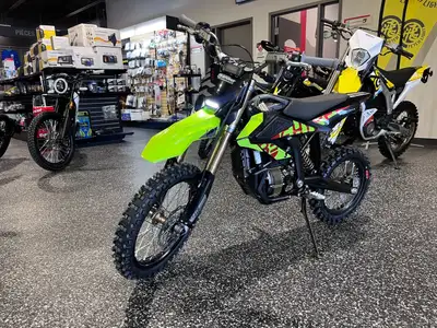 Spécification : Hauteur de selle : 685 mm (réglable de 665 mm à 705 mm) Poids à vide : 39 kg Garde a...