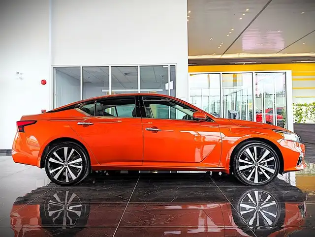 2022 Nissan Altima 2.5 Platinum AWD in Cars & Trucks in City of Montréal - Image 5