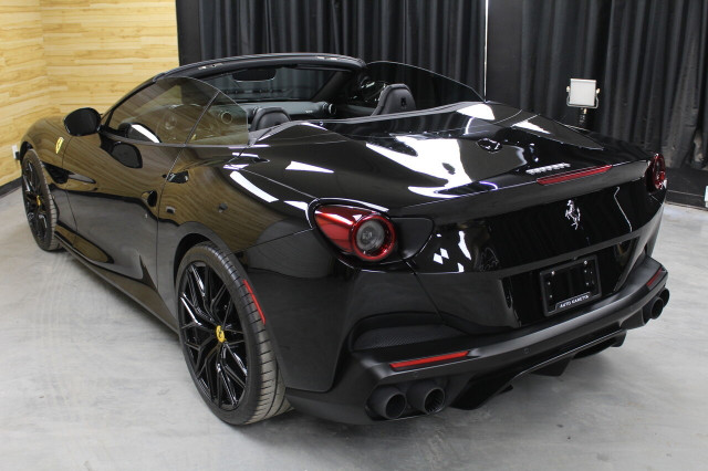 2019 FERRARI portofino convertible clean carfax in Cars & Trucks in Laval / North Shore - Image 3