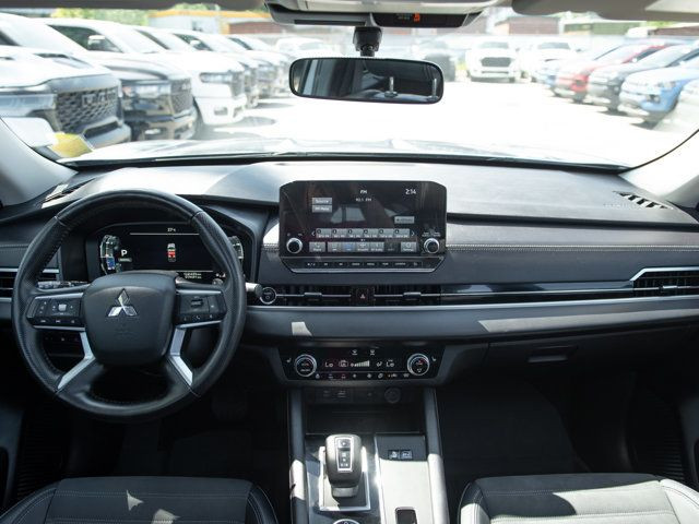 2024 Mitsubishi Outlander Plug-In Hybrid LE in Cars & Trucks in Calgary - Image 3
