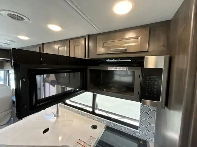 2023 Coachmen RV Sportscoach SRS 365RB in RVs & Motorhomes in Abbotsford - Image 45