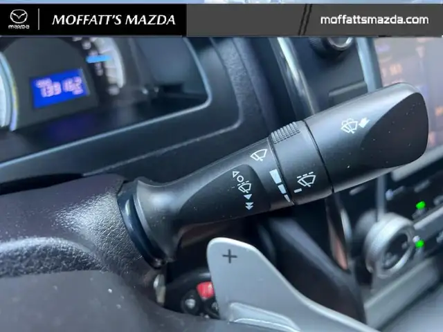 2014 Toyota Camry SE dans Autos et camions dans Barrie - Image 17