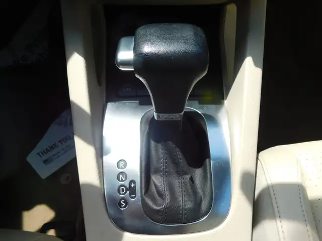 Volkswagen Eos Highline Cuir, Mags GPS Détecteurs Pare Choc Arr  in Cars & Trucks in City of Montréal - Image 38