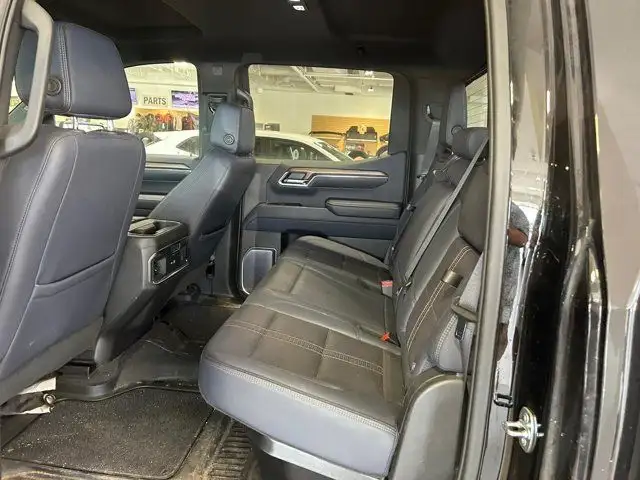 2023 Chevrolet Silverado 1500 High Country 5.3 *Tech Pkg* *Pwr dans Autos et camions dans Fort McMurray - Image 15