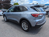 ESCAPE HYBRID! AWD, GPS/NAVIGATION, HEATED SEATS, BACKUP CAMERA, APPLE CARPLAY/ANDROID AUTO, POWER W... (image 1)