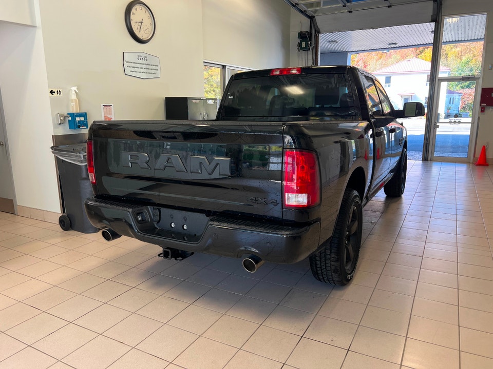 2022 Ram 1500 Classic NIGHT EDITION