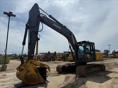 Hours: 1691 | Location: Edmonton, AB, CA | Arms: Long Arm; Attachments: Coupler; Buckets: w/ Bucket;...