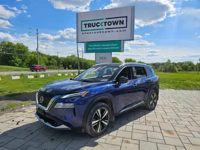 2021.5 Nissan Rogue AWD Platinum with only 69,000kms. Leather, Navi, Panoramic Sunroof, Alloys, etc....