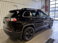 Welcome Ontario customers! All our vehicles are Ontario safety check/e-tested. We offer financing ad... (image 4)