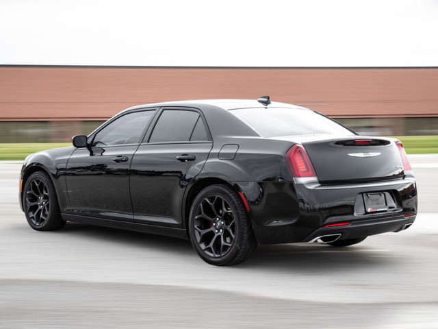 2019 Chrysler 300 SPORT PKG|NAV|PANOROOF|CLEAN CARFAX|BACKUP CAM in Cars & Trucks in City of Toronto - Image 3