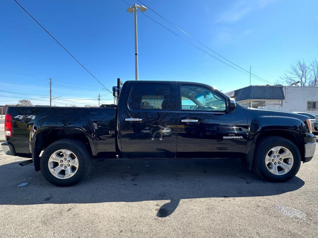 2013 GMC SIERRA 1500 SLE 4X4 CREW CAB 4.8L V8 / CERTIFIED /  in Cars & Trucks in Hamilton - Image 4